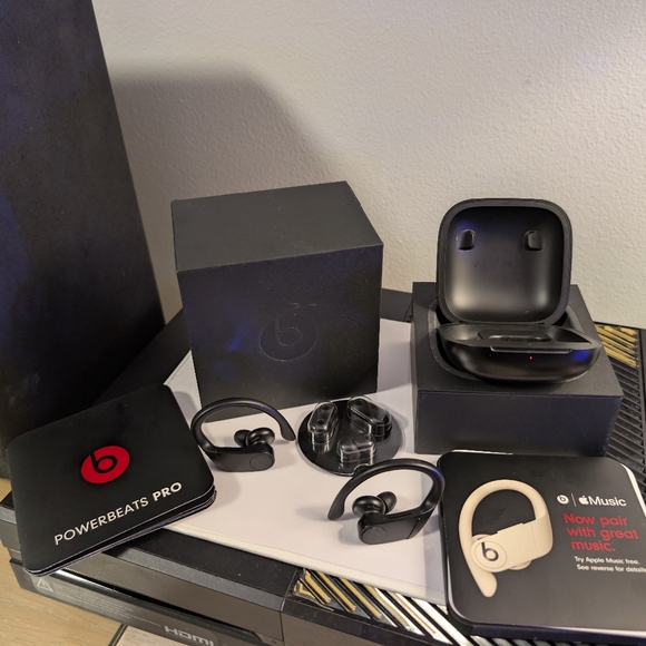 Beats by Dre Black Wireless Headset - Picture 1 of 2